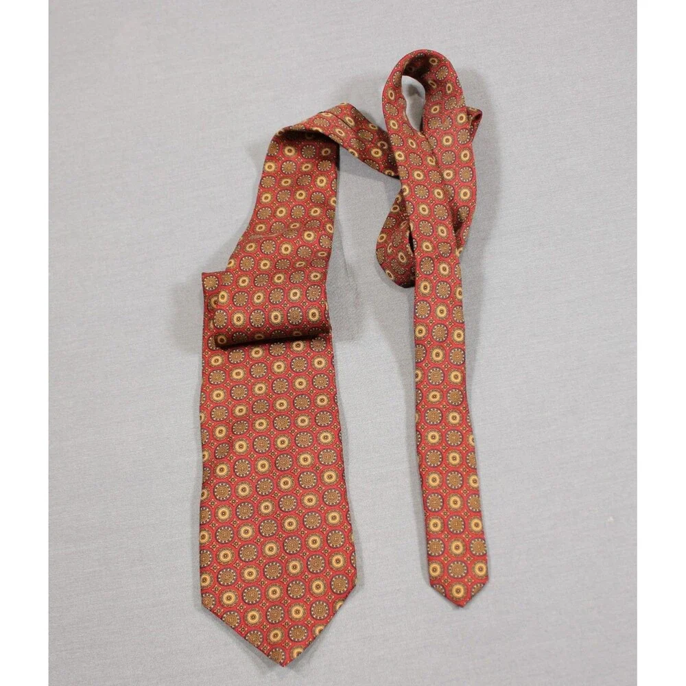 Brooks Brothers 346 100% Silk Tie Necktie Red Geo Metric USA 3.5